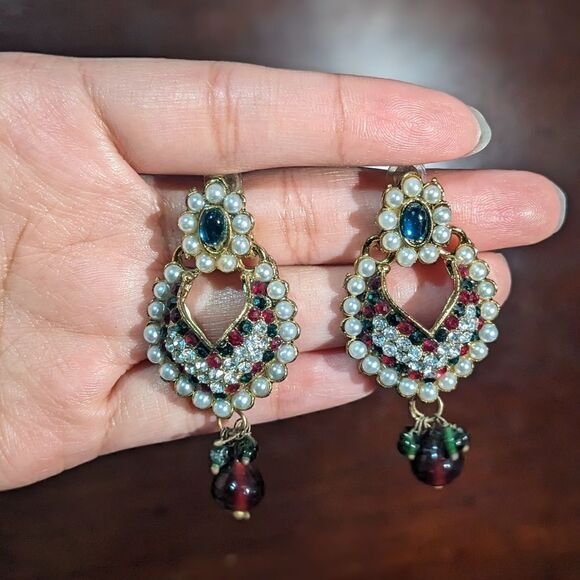 Cute stud green red clear crystal & faux pearl earrings - Picture 1 of 4